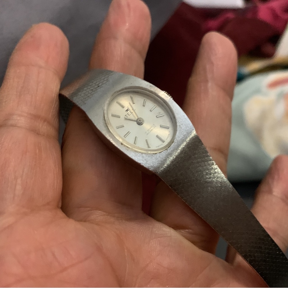 Tell watch